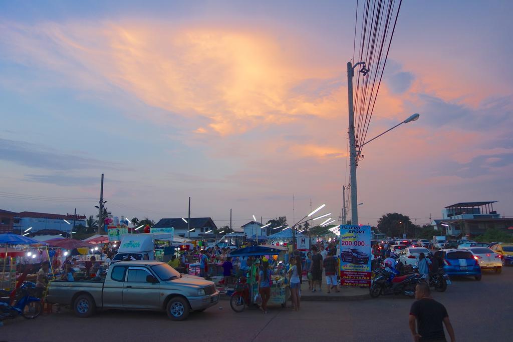 Honghub Sakon Hotel Sakon Nakhon Esterno foto
